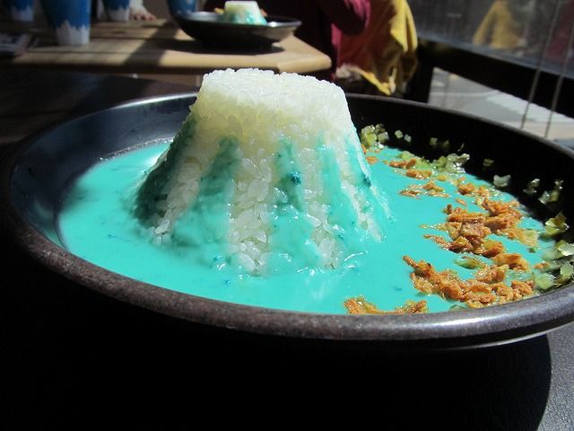 名物の富士山カレー！日本のもっとも有名で人気な名所の近くでリフレッシュしましょう♪