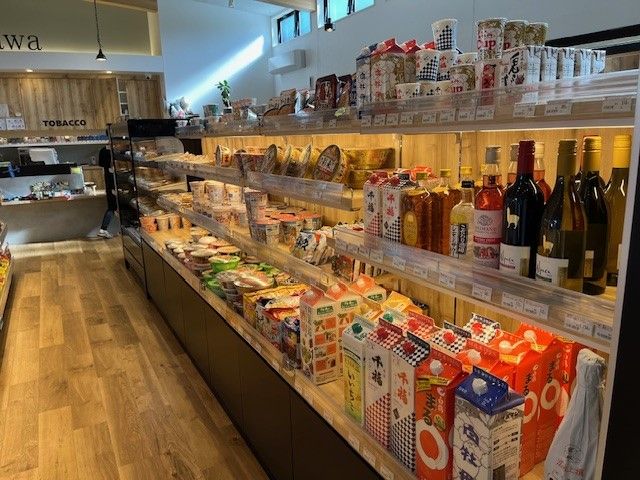 徒歩圏内にスーパー有。品揃え豊富です！