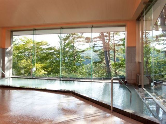 お仕事で疲れた体は温泉で癒して下さい♪