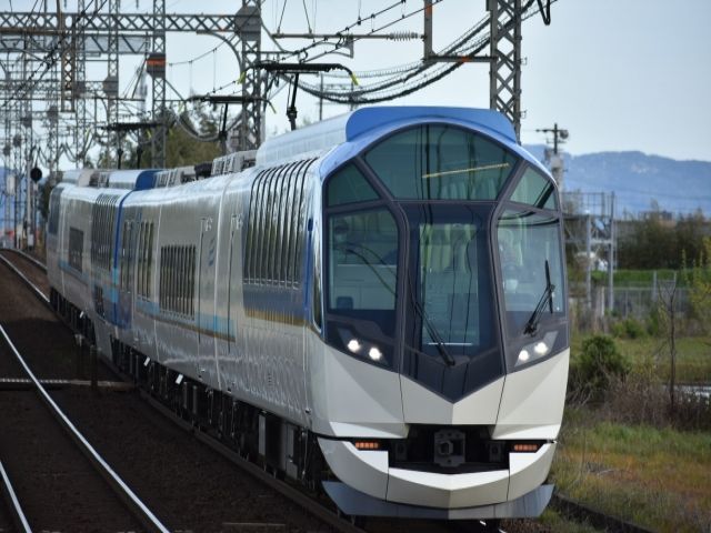 電車マニアには堪らない特急列車「しまかぜ」