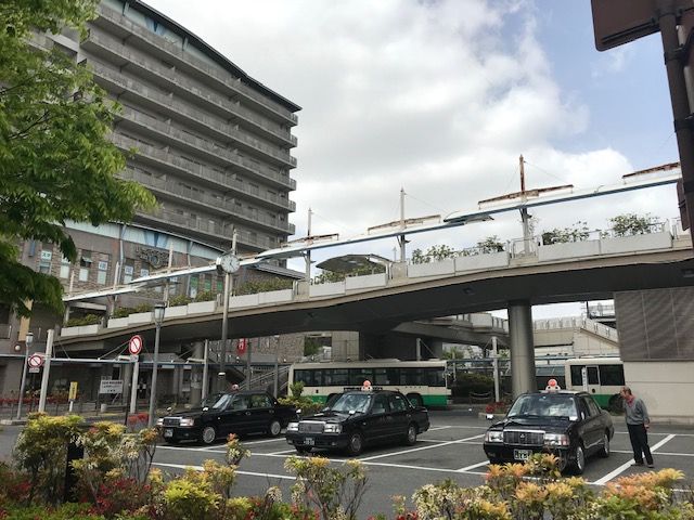 【周辺環境】ショッピングモール・飲食店・郵便局などが揃っています！