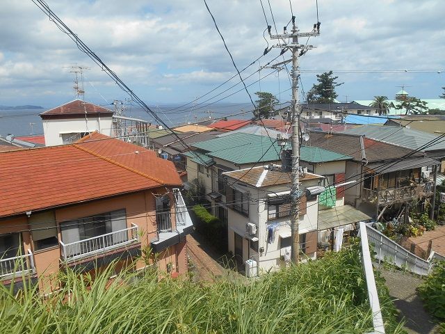 島を登れば晴れた日は富士山までも見えちゃいます。夜は熱海の夜景がきれいですよ～☆