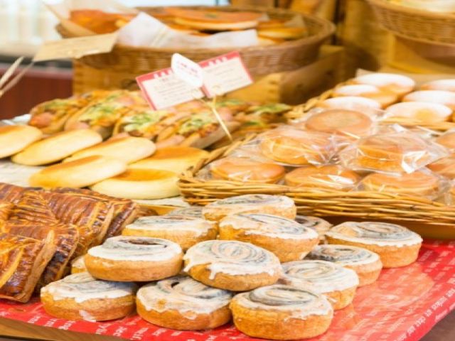 軽井沢の人気スポット「旧軽銀座」に有るパン屋さんです。