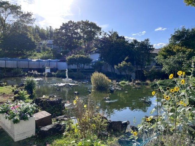 広々としたお庭を眺めながらお仕事が出来ますよ！