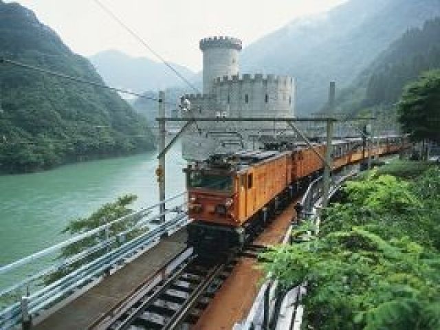 トロッコ電車と温泉。
