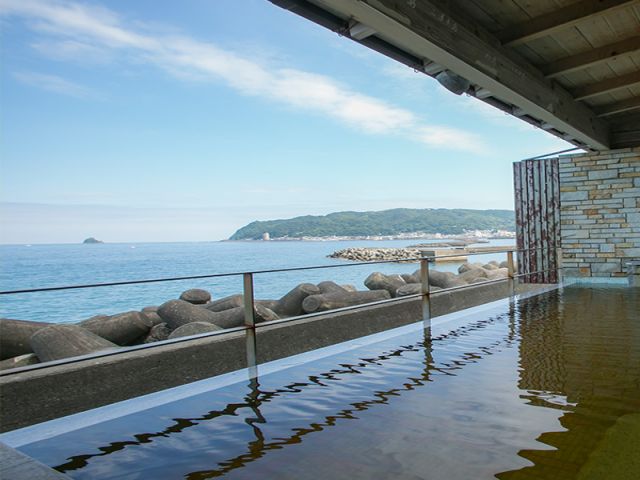 海が見える露天風呂！大浴場は無料で利用できます♪