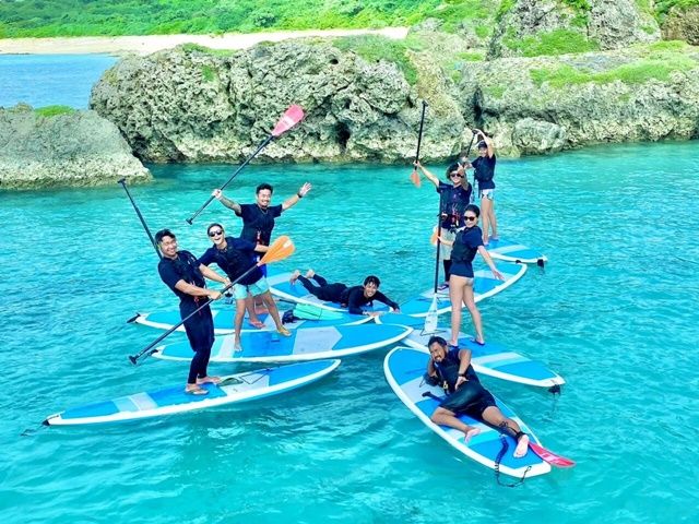 まるでゼリーの上に浮いているみたい♪SUPやカヌーで宮古ブルーを満喫★宮古島で楽しく働こう