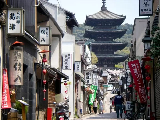 休日には市内観光がお勧めです。