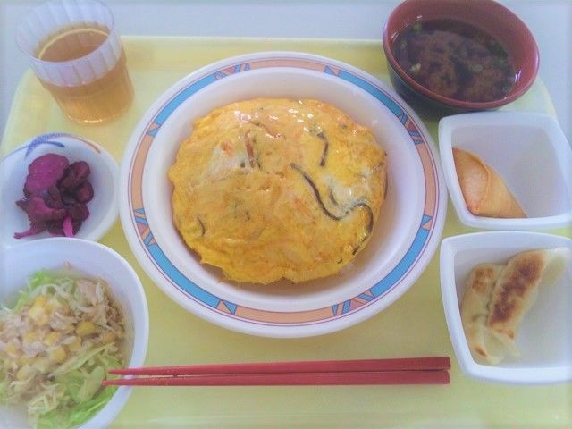 従業員食堂は日替わりです♪