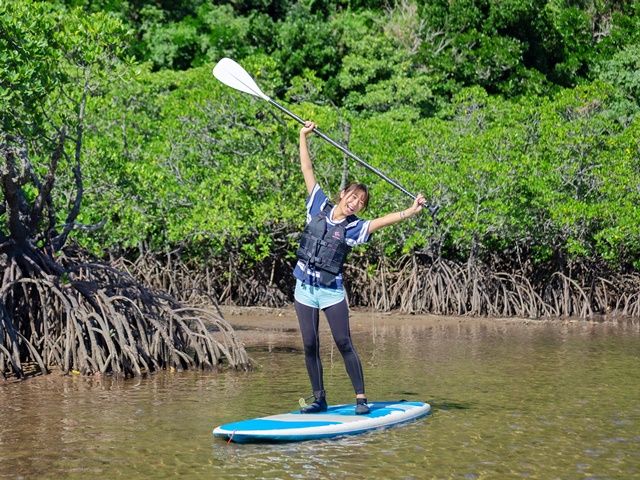 アクティビティガイドのお仕事★ 美しい自然あふれる別世界へと、お客様をご案内します！