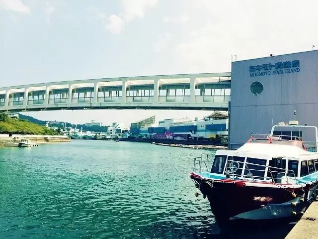 海が激近なので離島にも行けます！　真珠島が有名です！！