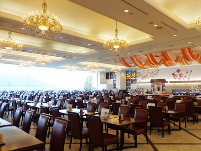 とにかく大きなレストラン会場の洗い場業務！チームワークを活かしてお力を貸して下さい！