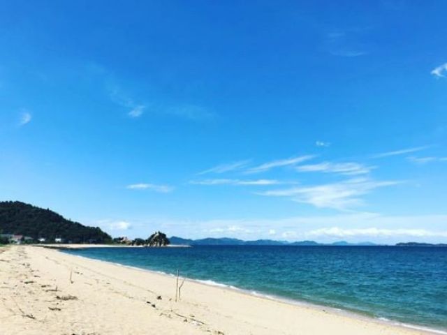 「日本の渚・百選」に選ばれた白砂青松の美しい海岸です^^