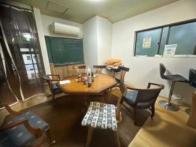 男子寮共有スペース★遊び心満載！マッサージチェアも無料で使えます！