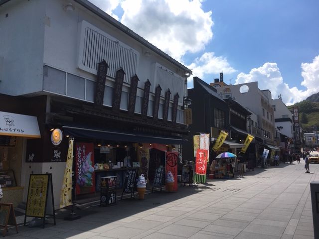 こんぴらさんに続く参道にはたくさんの飲食店やお土産屋さん