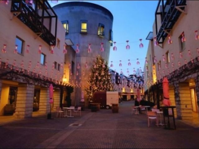 お洒落な大型リゾート施設でのお仕事です。