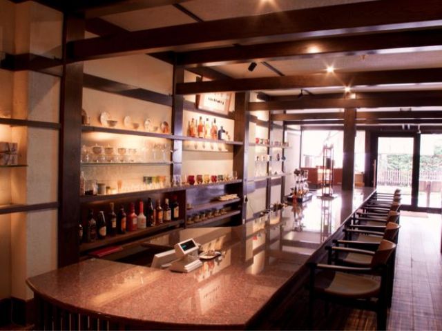 新設の館内カフェラウンジ☆お客様の憩いの場なんです♪