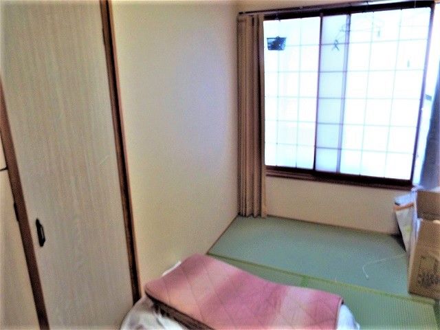 部屋は和室タイプですが、清掃も行き届いているので建物の年数は感じますがキレイです!!