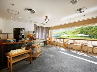 ★白馬でフロントのお仕事★個室寮でプライベートも快適！派遣社員も多くて初めてでも安心です！