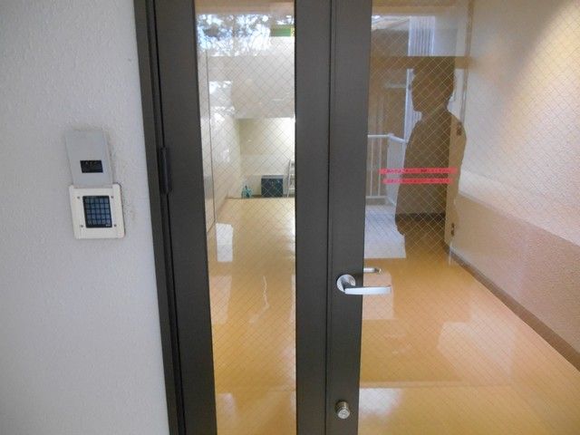 女性の寮は何と安心のオートロック。置き配もできます。