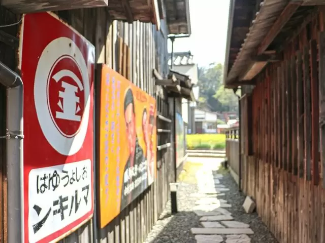 小豆島には醤油販売店がたくさんあります♪