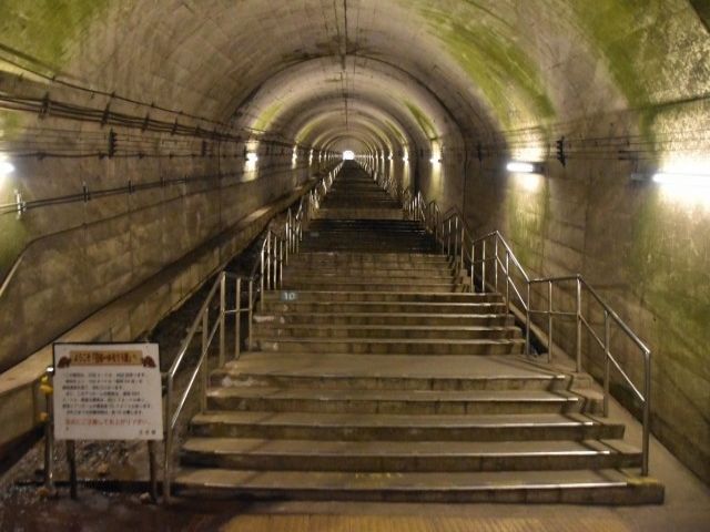まさにダンジョン！秘密基地！
＼日本一の地下深くにある土合駅は湯沢駅から1本で行けます／