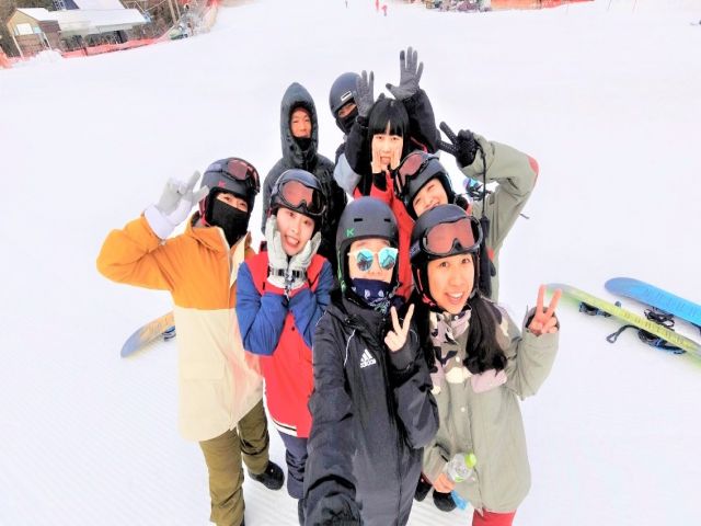 皆さんすぐ仲良くなってます!!休日は一緒にスキー、ボードを楽しんで下さい♪