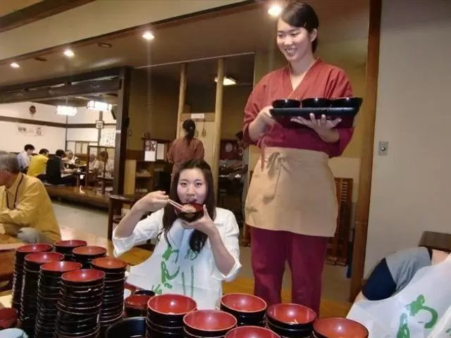 岩手名物わんこそば！