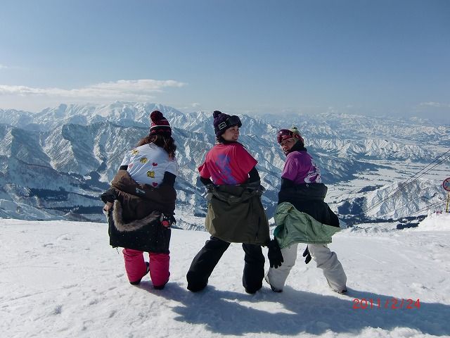 スキー場バイトのメリットは休日に滑れるのと友だちが出来ること！