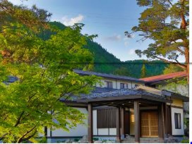 秋田県と宮城・山形の県境にある高級旅館らしい雰囲気が漂います★客室は和洋計５５室です。