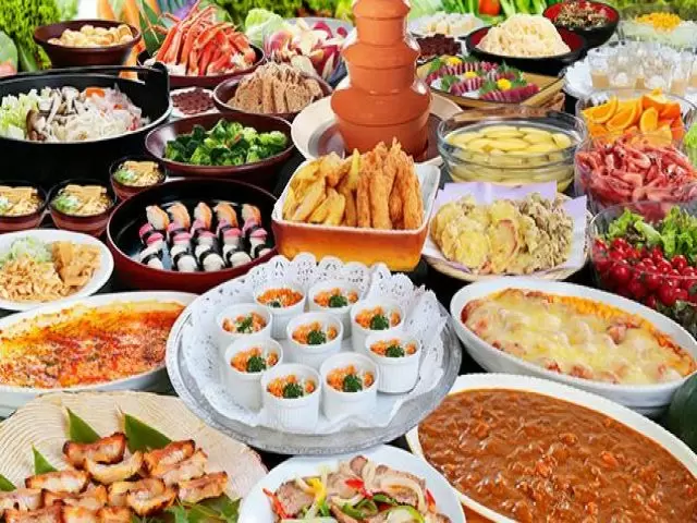 こちらはバイキングのお料理☆