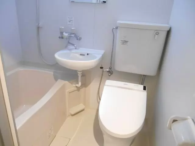 嬉しいユニットバス付の寮になります！
