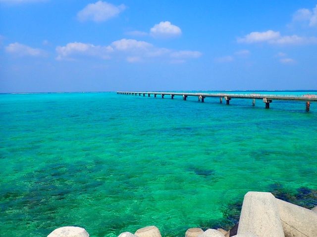 観光地②：下地空港の裏にある海が非常に綺麗なスポットです。実際はもっと綺麗ですよ♪