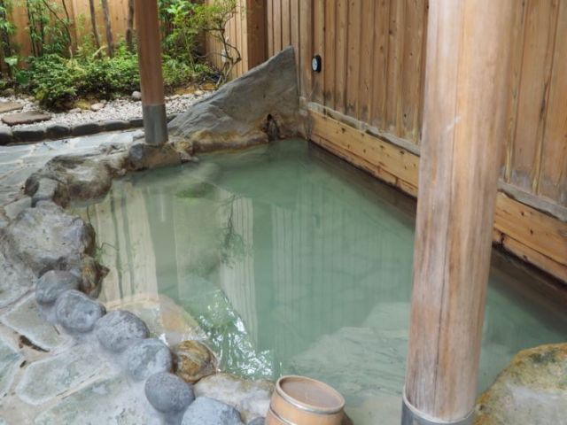 温泉も利用が可能です☆肌がすべすべになりますよ～☆