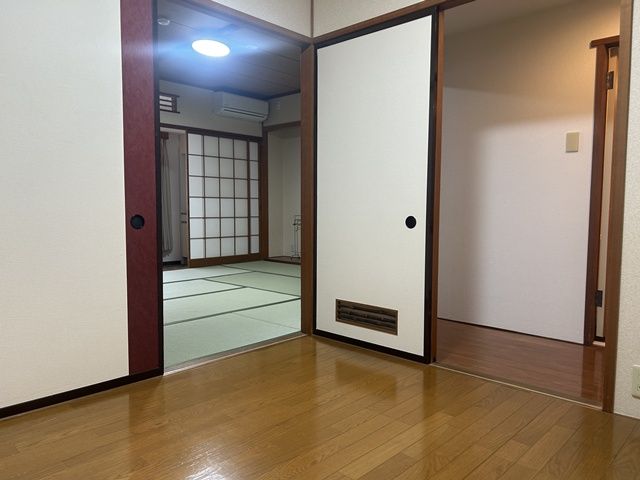 お風呂・トイレも全部付き！ワンルームマンションです