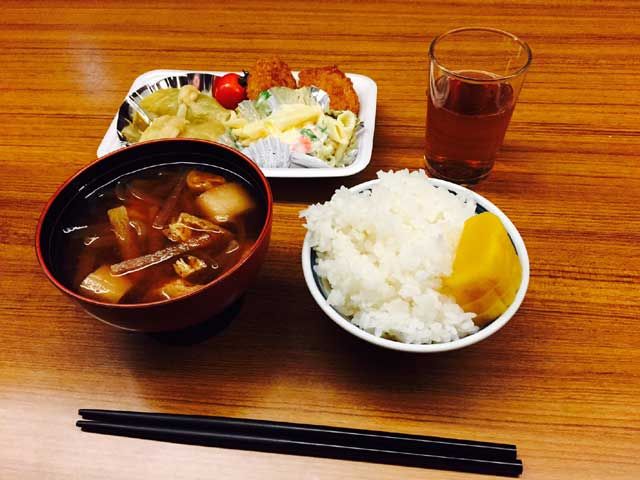 お仕事終わってからのご飯は格別です♪