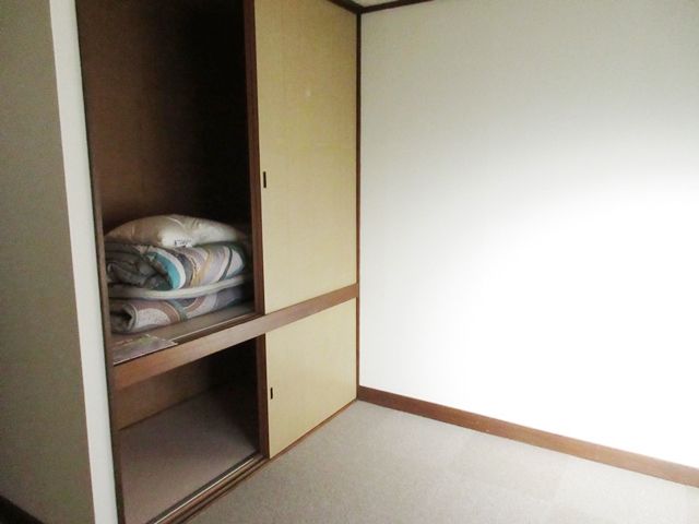 寮は6畳1Rの和室または洋室のお部屋です