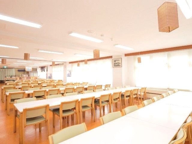 清潔感のあるレストランで楽しくお仕事