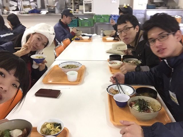 ご飯は食堂で美味しく食べれます♪