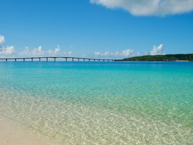 宮古島の青く透き通った美しすぎる海…♪東洋一とも言われる絶景が日常になる！それがリゾバ！！