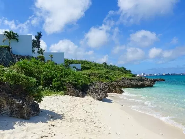 ミヤコブルーといわれる透明度の高く美しい海… 感動の景色があなたを待っている…！