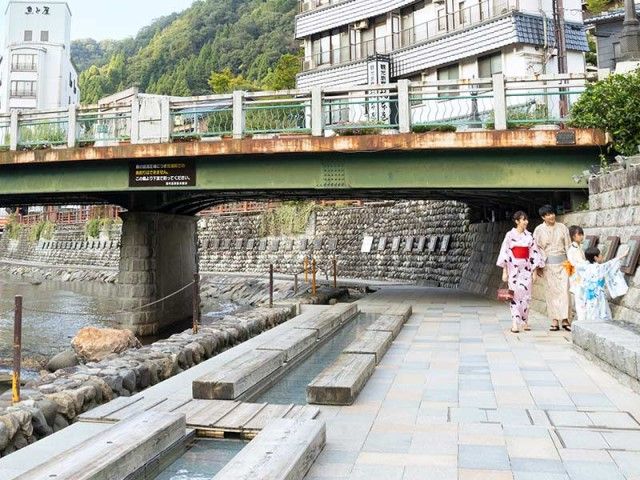 山間の温泉地でのお仕事です