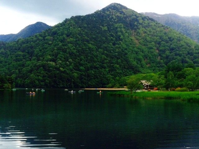 春は桜、夏は避暑地、秋は湯ノ湖の紅葉、冬は雪まつりなど、四季折々の魅力がたっぷり！！