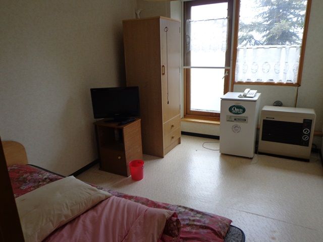 寮も職場すぐ目の前で通勤便利！1階は従業員食堂になっています。