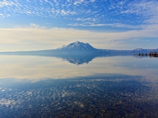 水質日本一に輝いたこともある透明度！湖の水位で深さが変わる不思議な露天風呂もあり！
