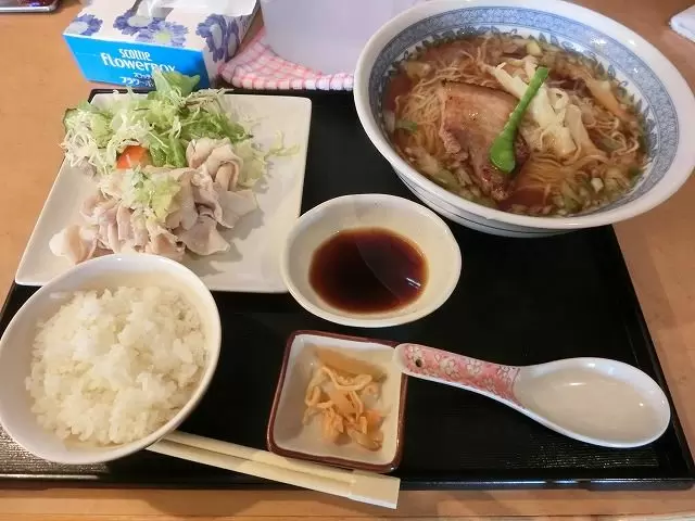 軽井沢にある定食屋にて。