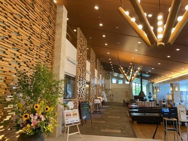 歴史のある旅館ですが、ロビーラウンジはリニューアルされてとってもキレイです♪