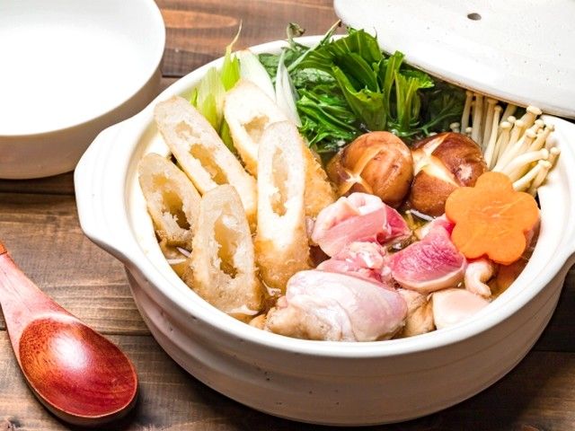 秋田の郷土料理「きりたんぽ鍋」。心も身体もあったまります♪