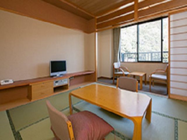 寮は客室利用☆
友人同士で一部屋を使っていただきます!!