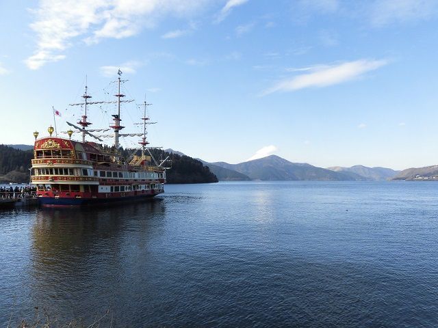 箱根を代表する「芦ノ湖」の湖畔でのお仕事です。